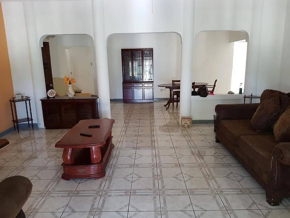 אוצ'ו ריוס Jus4U-1 The Home Away From Home Villa