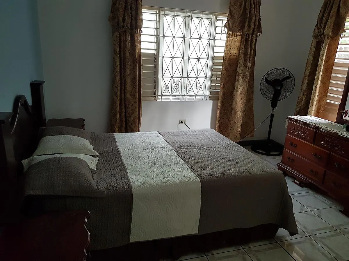 Jus4U-1 The Home Away From Home Villa Ocho Rios Casa de Férias