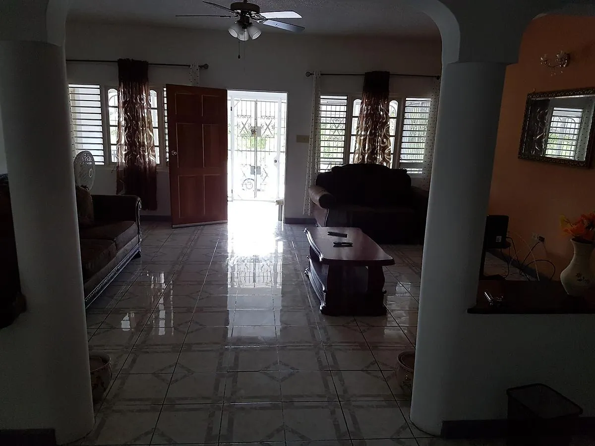 Casa de Férias Jus4U-1 The Home Away From Home Villa Ocho Rios